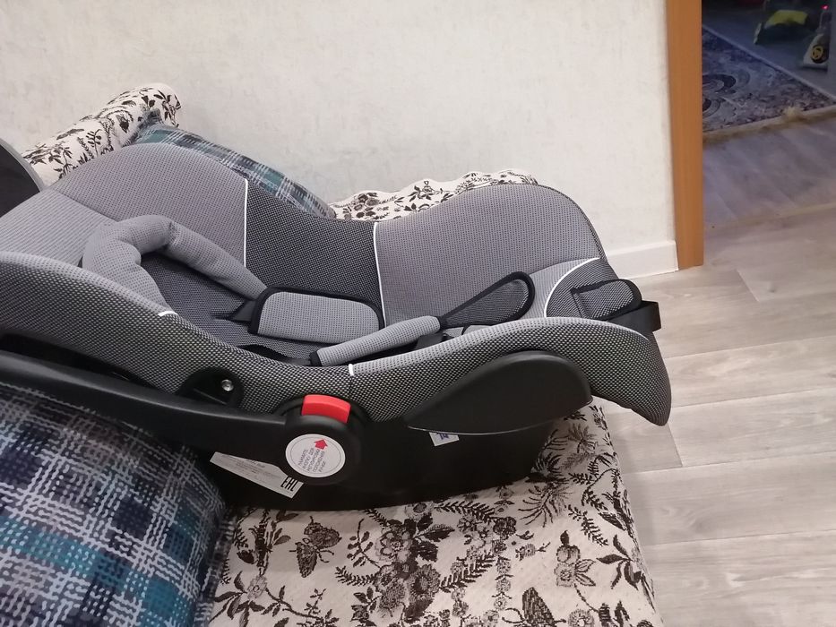 Продам детское авто кресло