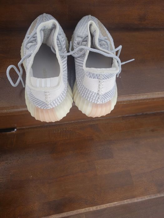 Vând Adidași Yeezy