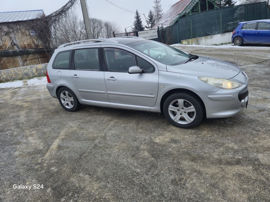 Peugeot 307 motor 2.0 diesel 130 cp    7 LOCURI   panoramic  2300 euro