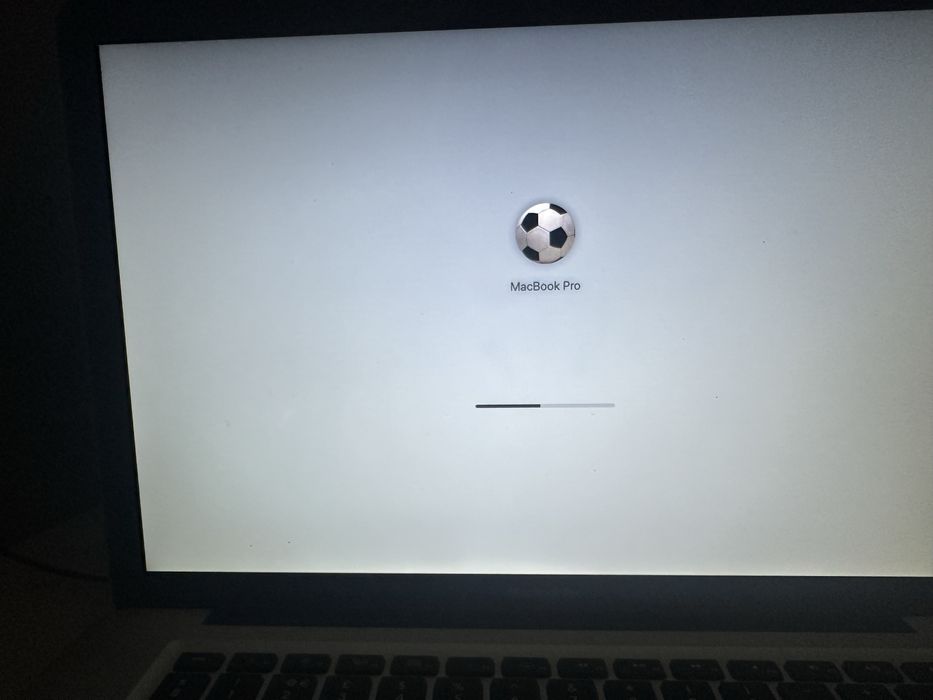 Продам mac ноутбук