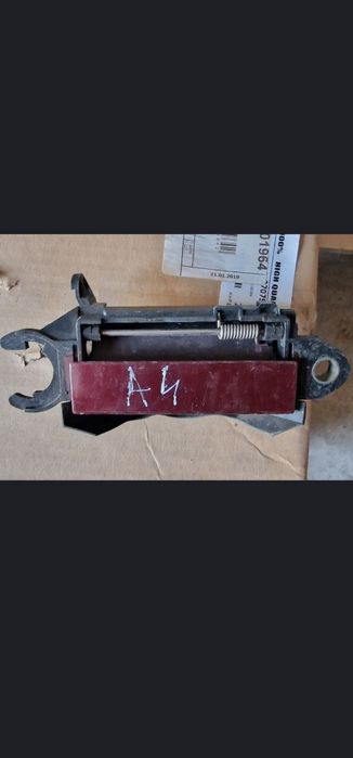 Шторка, кнопки, решетка, ручка Ауди А4