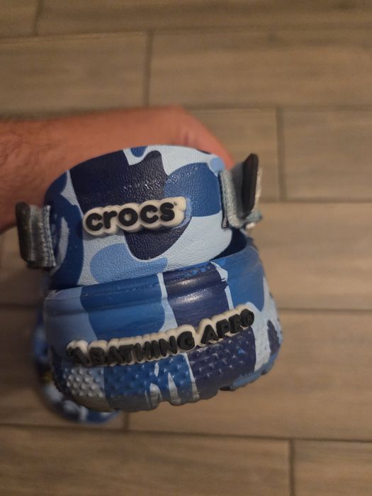 Crocs x bape albaștri