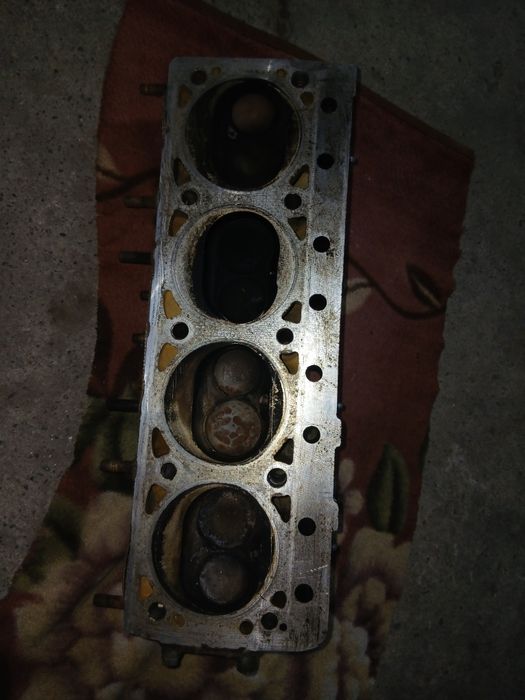 Продам головку 402 двигатель