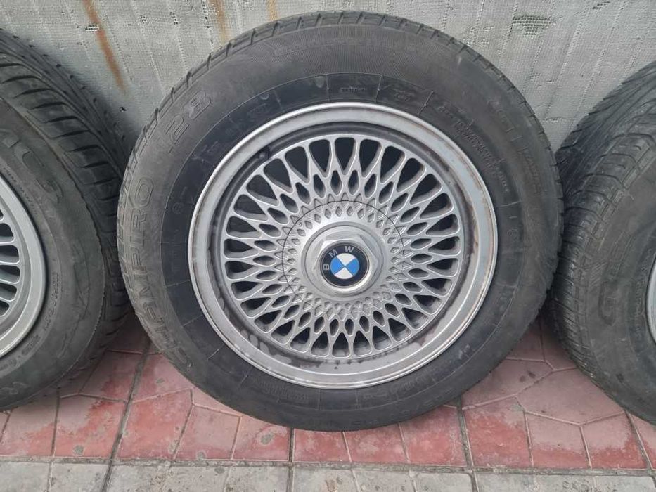 Мерцедес Mercedes BMW - гуми 15 цола
