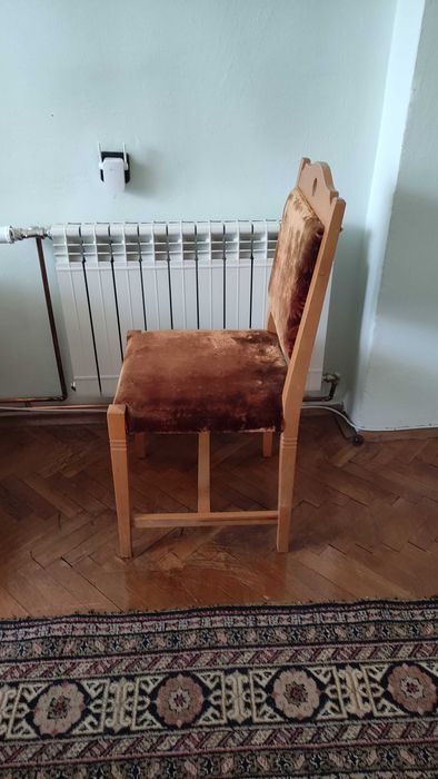 Трапезни столове