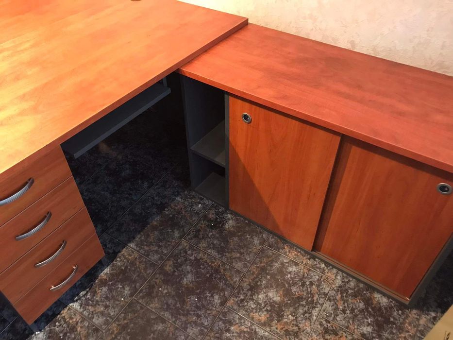 Комплект от Бюра за офис