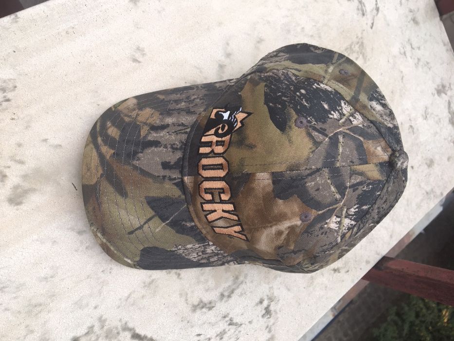 Шапки с козирка - камуфлирани - Browning и Rocky, нови - 20 лева брой