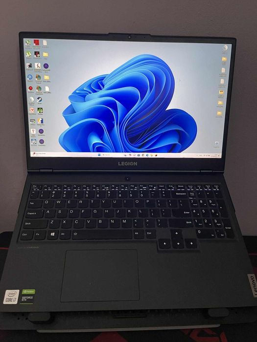 Lenovo legion 5 .
