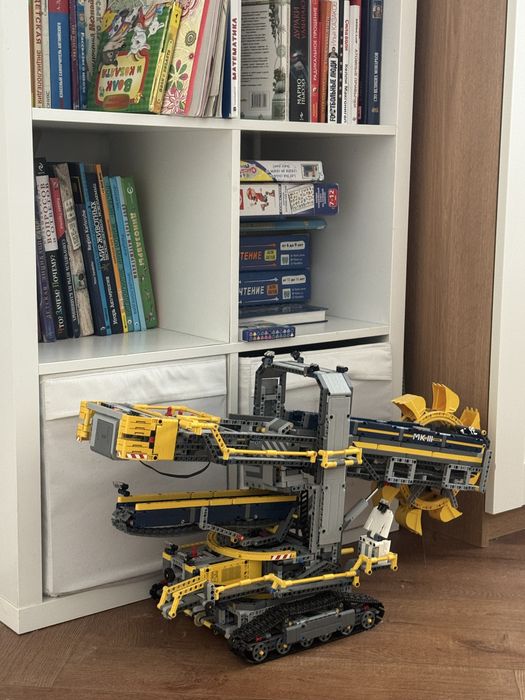 Продам роторный экскаватор Lego