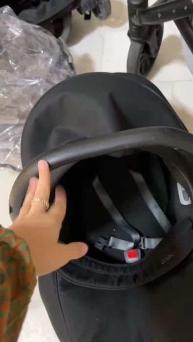 Продается детская коляска 3 в 1