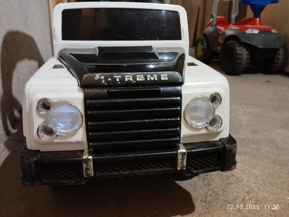 Кола за бутане с родителски контрол