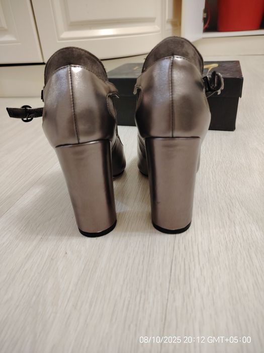 Продам туфли ботильоны