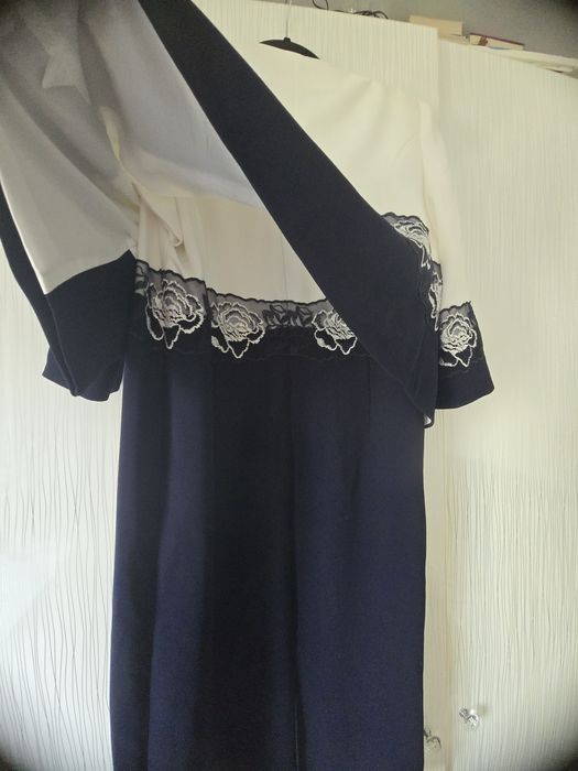 Reducere de la 200 la 150 Rochie ocazie, cu maneca 1/3, marime 44