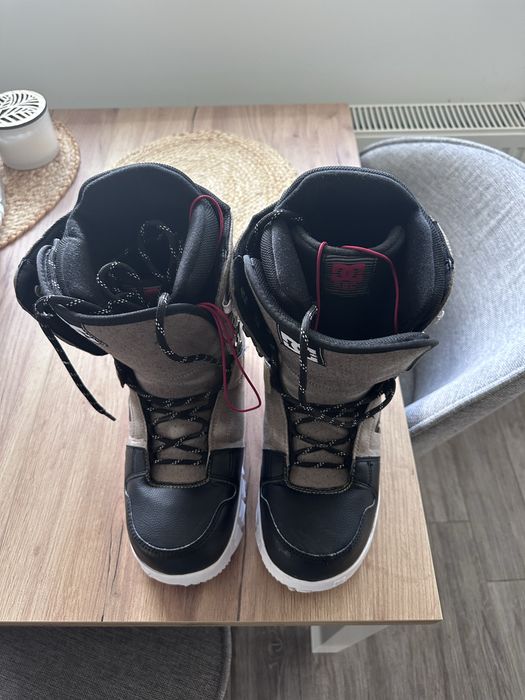 Продавам Snowboard обувки за начинаещи 44 номер