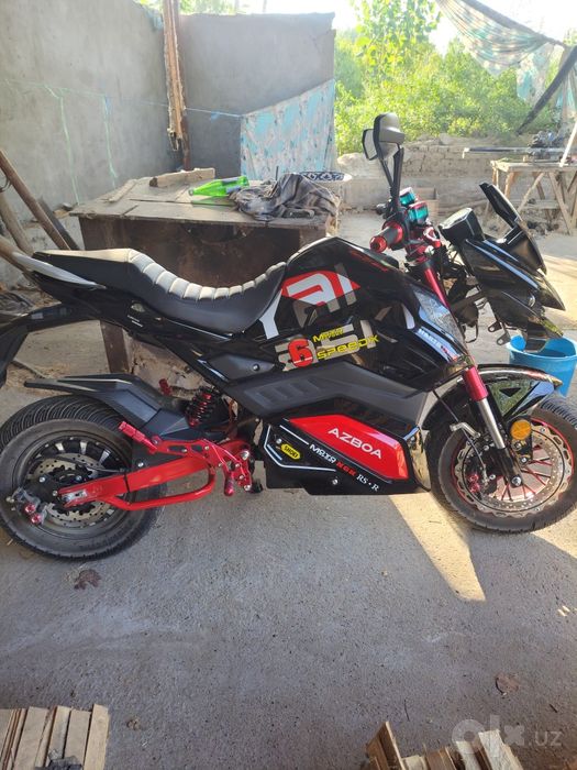 Moto back elektronni