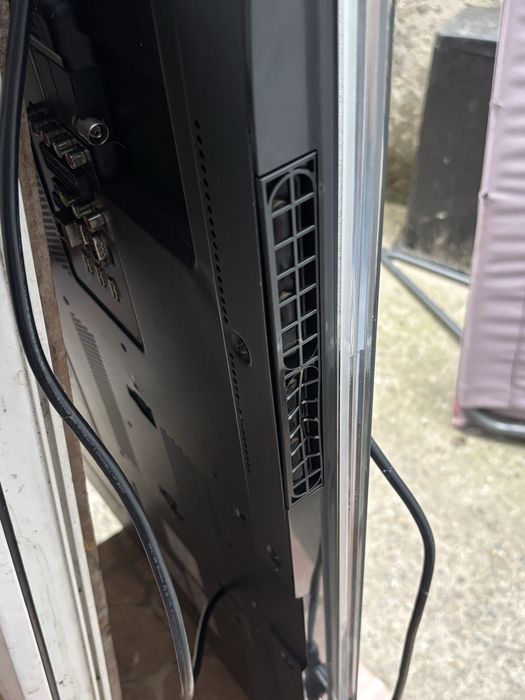 Televizor LG 42LE8500 defect