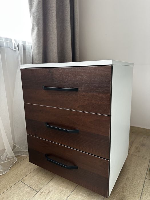 Тумба на колесиках