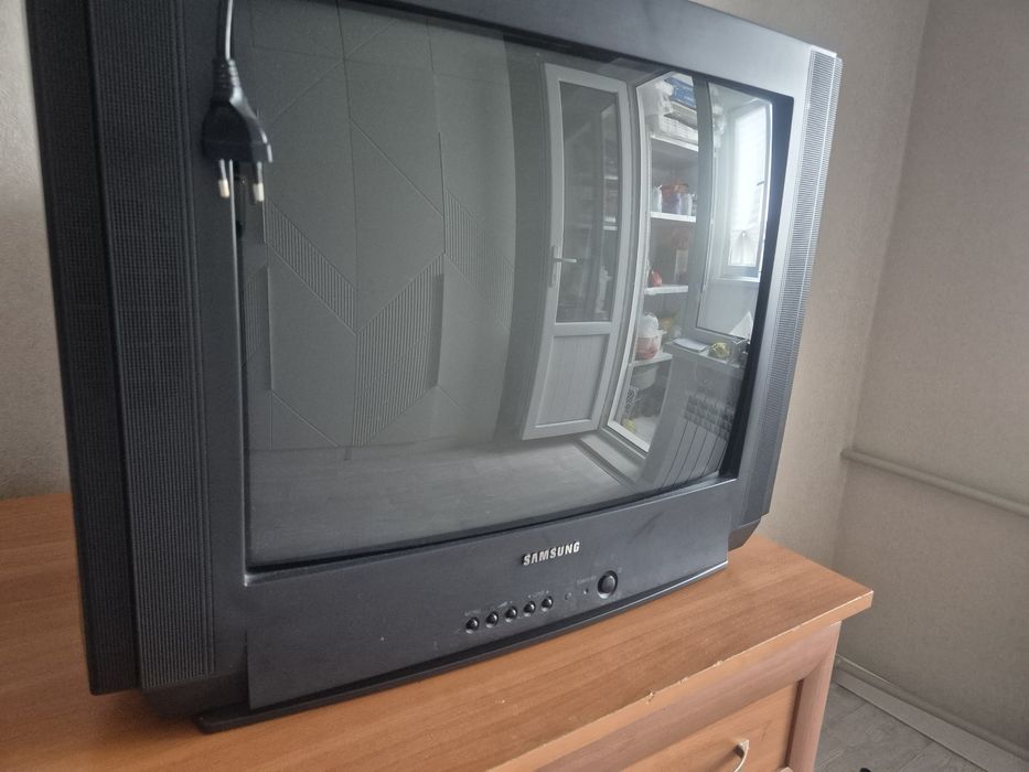 Продам телевизор samsung