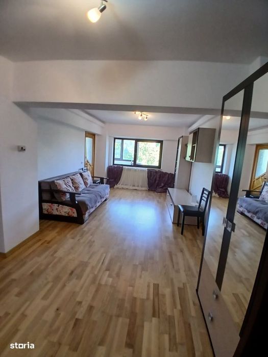 2 camere, Ultracentral