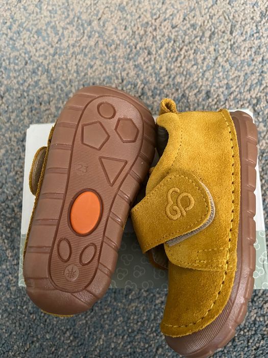 Чисто нови бебешки обувчици Kitikate