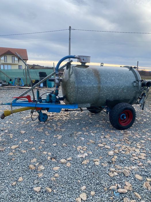 Vidanja vitanja cisterna dupa tractor 2200l de vanzare