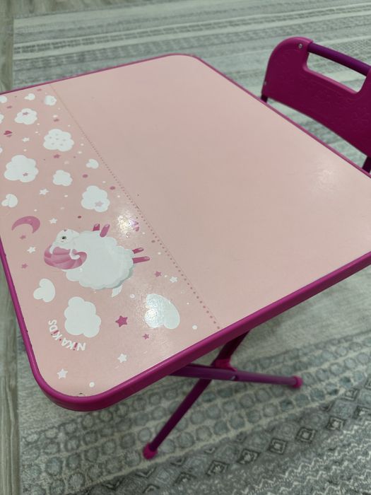 Продам детский столик со стулом