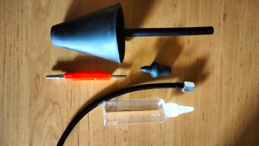 Detector scurgeri auto cu pompa de aer+generator de fum MRCARTOOL T105