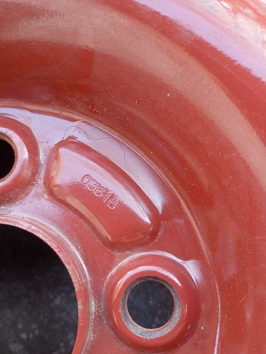 Резервна гума (патерица)