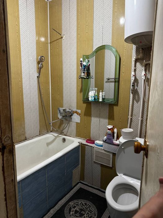 2 xonalig kvartira sotiladi