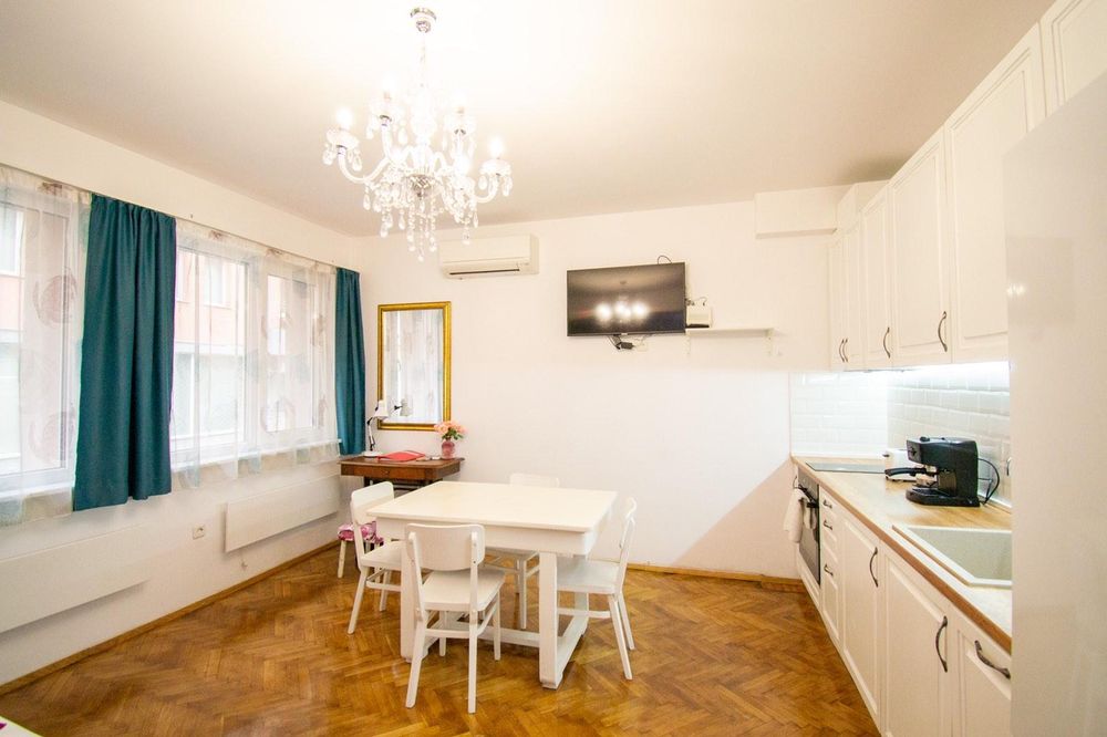 Двустаен апартамент в Центъра на София.