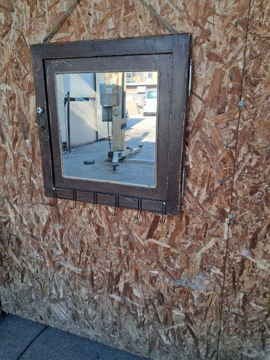 Стенно огледало 30лв