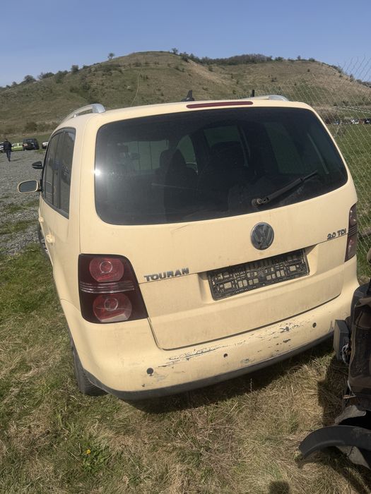 Dezmembram VW Touran 2008
