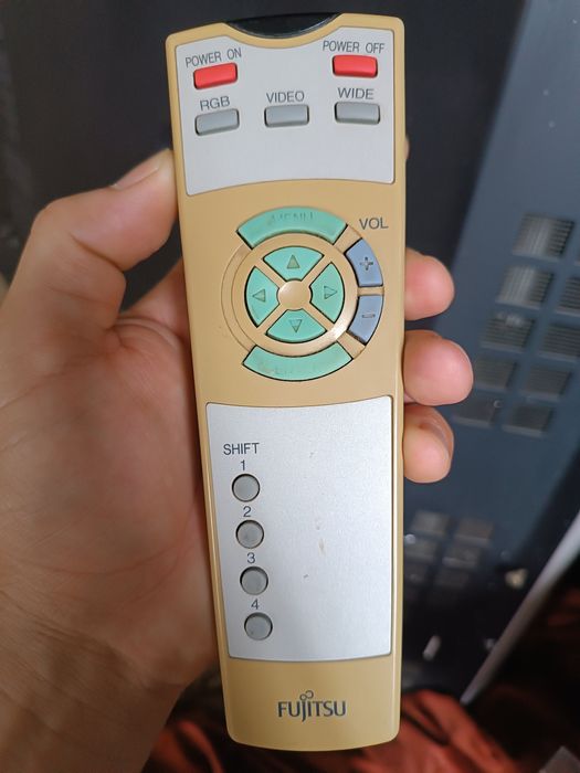 Продам плазму Fujitsu