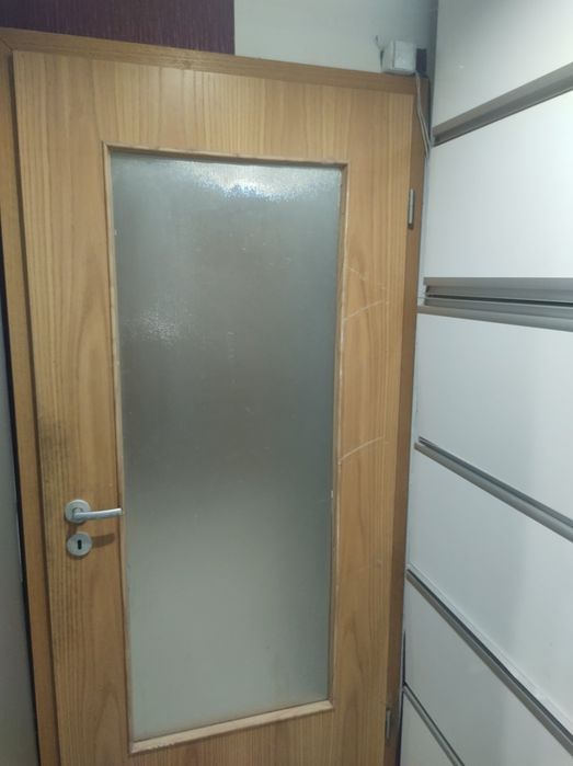 Продавам интериорни врати