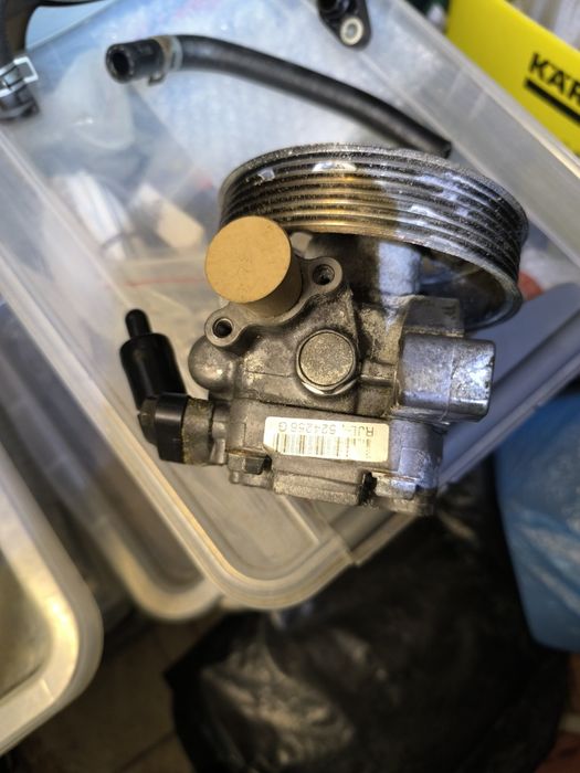 Продавам хидравлична помпа за Хонда ЦРВ3 дизел 2.2м3, 140 к.с.