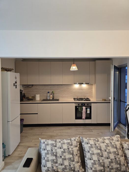 Închiriez apartament 2 camere + dressing + balcon 10mp Arbo Residence