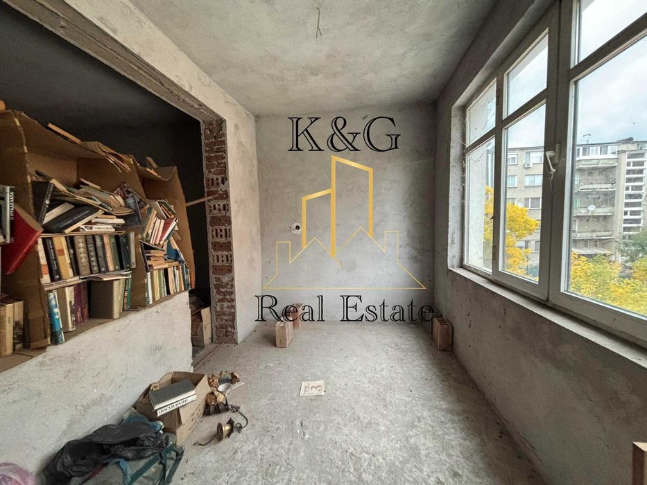 Етаж от кооперация - кв " Възраждане "