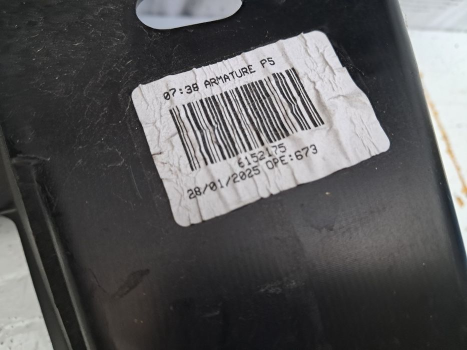 Решетка радиатор  Peugeot 308 /3