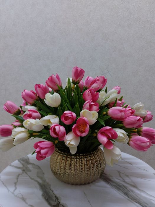 Сифатли лолалар компазицияси