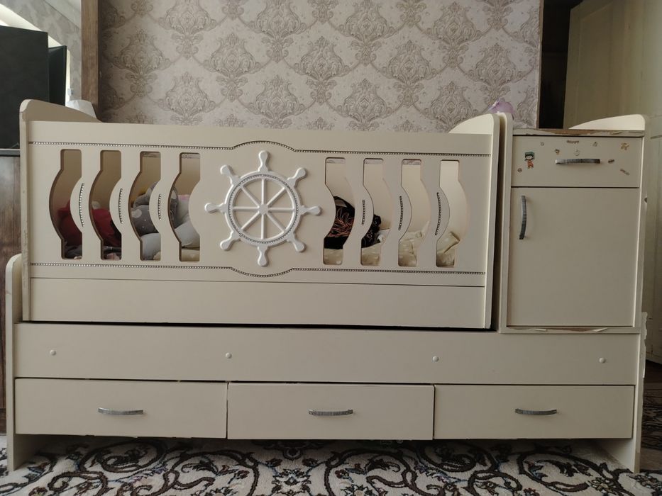 Detskiy kravat sotiladi