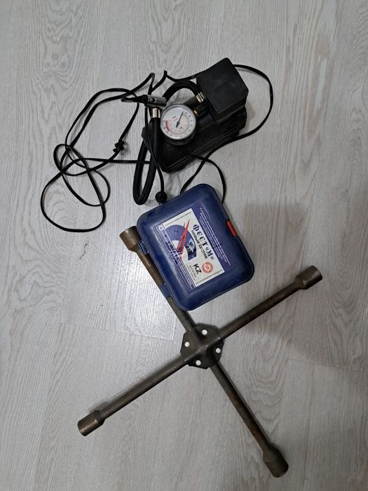 Насос (автомобильный компрессор