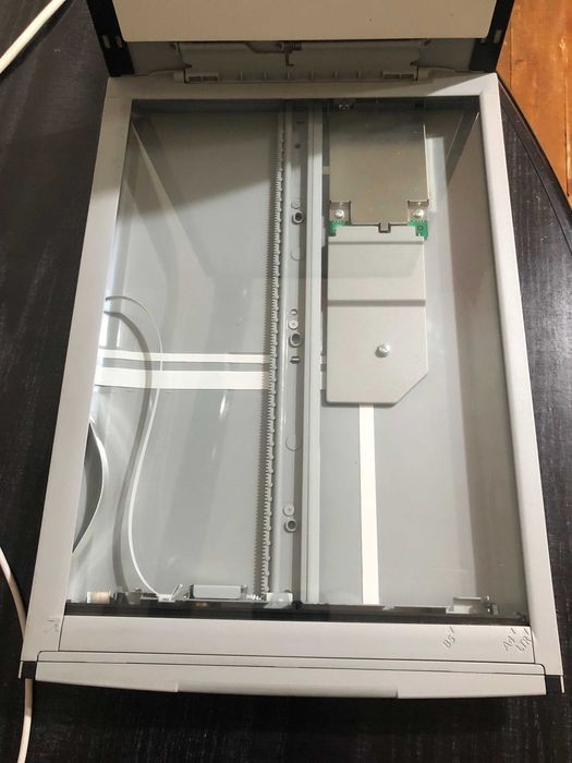 Скенер Canon CanoScan LiDE 200