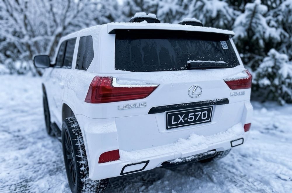 Продам б/у электромобиль