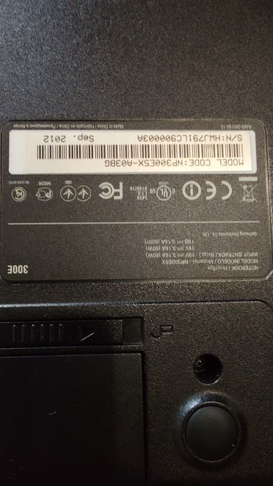 Лаптоп  Samsung NP300E5X