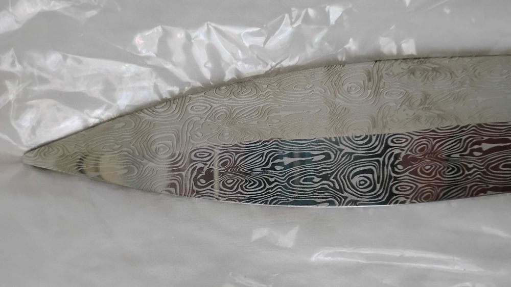 Римски меч Гладиус  Центуриус метален с ножница червен- не е играчка .