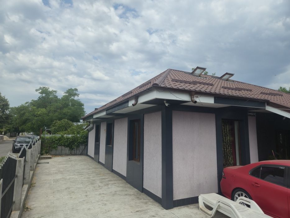 Vand casa in sat .Razvani / oras Lehliu Gara