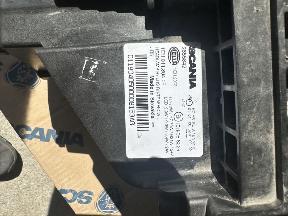 Scania S оригинален ляв фар със забележка по стъклото