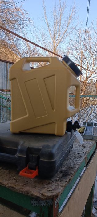 Канистра - умывальник автомобильный