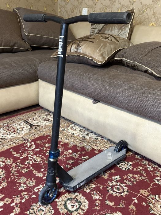 Трюковой самокат Limit LMT66J Black/Neochrome (2021)