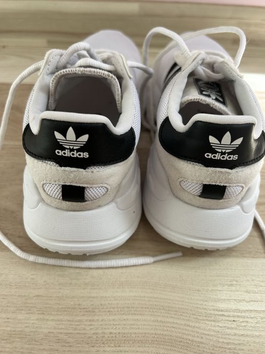 Маратонки адидас 32н.